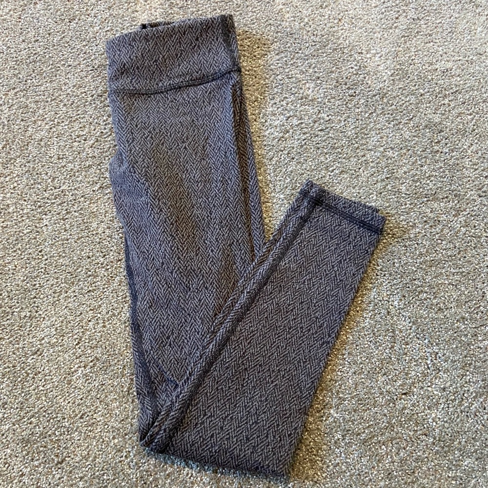 IVIVVA Lululemon girls leggings size 10